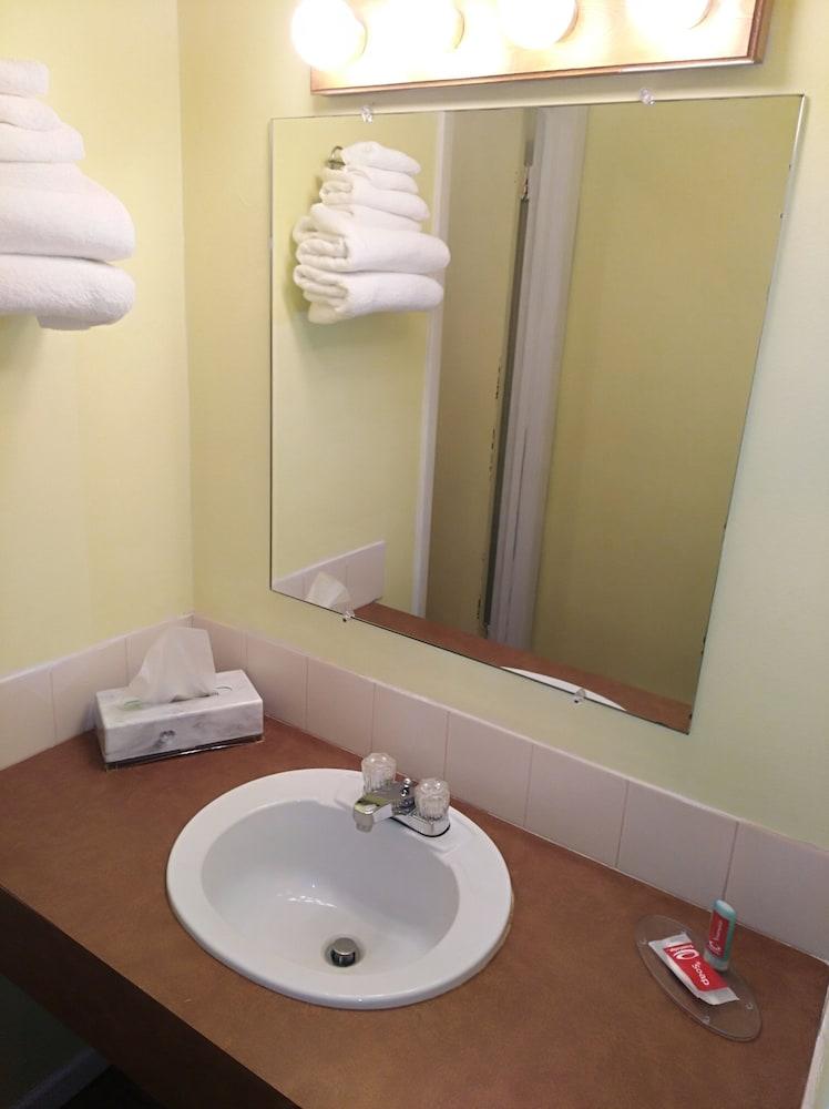 Econo Lodge Hornell Экстерьер фото